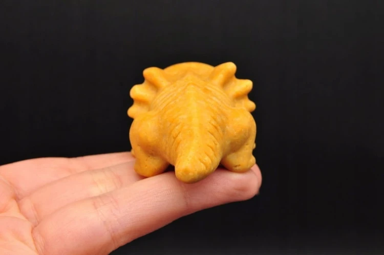* ŻÓŁTY JASPIS FIGURKA AKSOLOTL AMBYSTOMA MEKSYKAŃSKA PIĘKNA BARWA NR 5 *