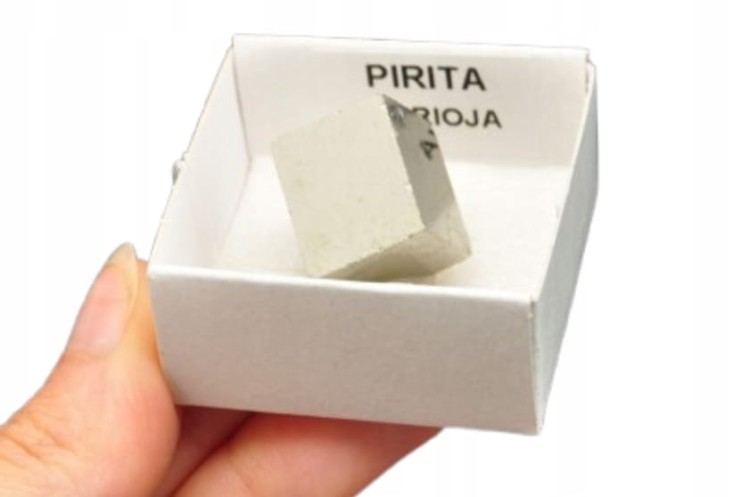 * KOSTKA PIRYTU HISZPANIA CZYSTY OKAZ W PUDEŁKU BARDZO DOBRA JAKOŚĆ NR 12 *