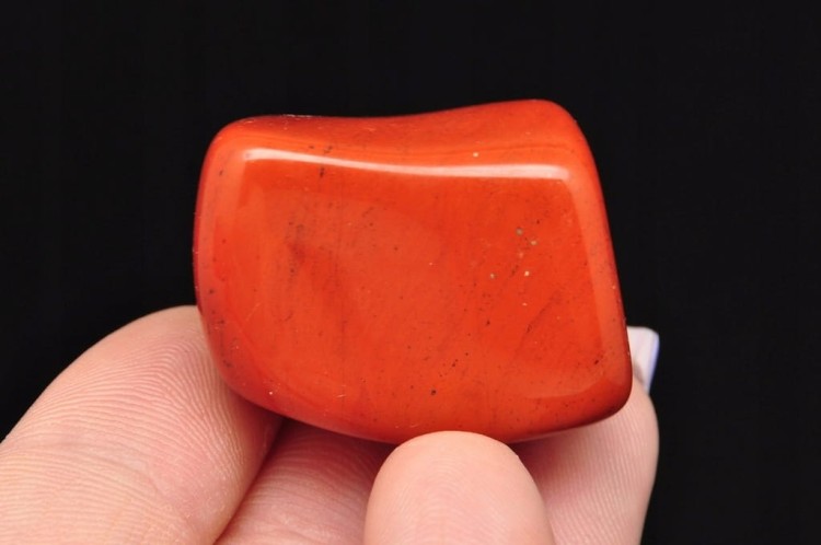 * JASPIS CZERWONY RPA NATURALNY BĘBNOWANY MINERAŁ JAKO PREZENT NR 11 *