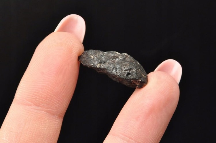 * METEORYT CHONDRYTOWY EL MENIA ALGERIA PRAWDZIWY METEORYT W PUDEŁKU NR 3 *