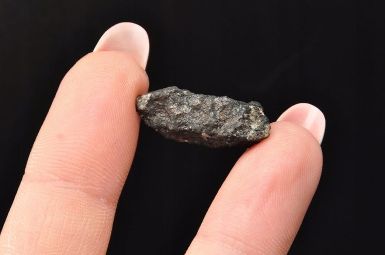 * METEORYT CHONDRYTOWY EL MENIA ALGERIA PRAWDZIWY METEORYT W PUDEŁKU NR 3 *