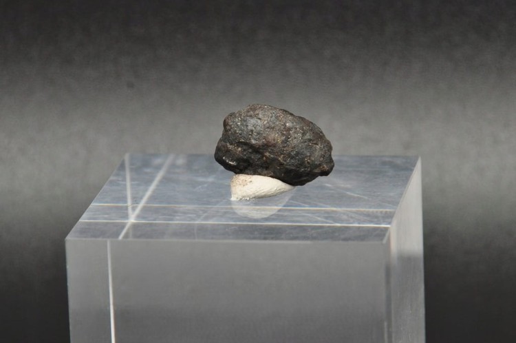 * METEORYT CZELABIŃSK CHELYABINSK ROSJA ORYGINALNY WYJĄTKOWY OKAZ NR 1 *