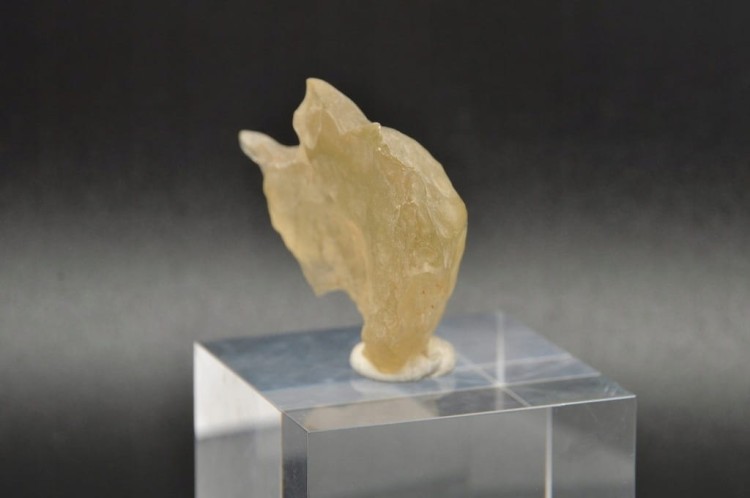 * TEKTYT SZKŁO PUSTYNI LIBIJSKIEJ EGIPT OKAZ W CZARNEJ RAMCE 3D NR 4 *