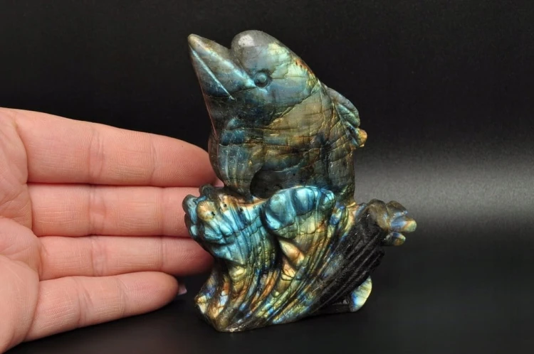 * LABRADORYT MADAGASKAR FIGURKA RZEŹBA DELFIN PIĘKNIE WYPOLEROWANY NR 5 *