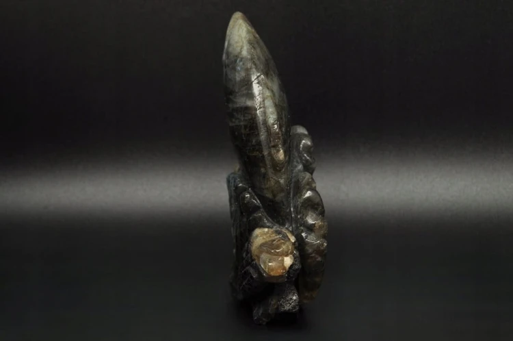 * LABRADORYT MADAGASKAR FIGURKA RZEŹBA DELFIN PIĘKNIE WYPOLEROWANY NR 5 *
