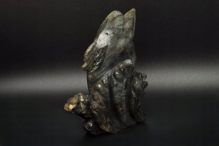 * LABRADORYT MADAGASKAR FIGURKA RZEŹBA DELFIN PIĘKNIE WYPOLEROWANY NR 5 *