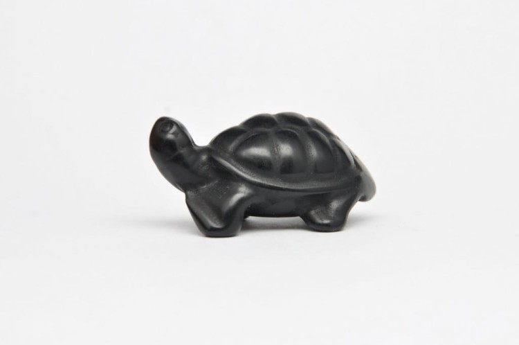 * ONYKS UROCZA MAŁA FIGURKA ŻÓŁW CZARNA BARWA CIEKAWY OKAZ NR 4 *