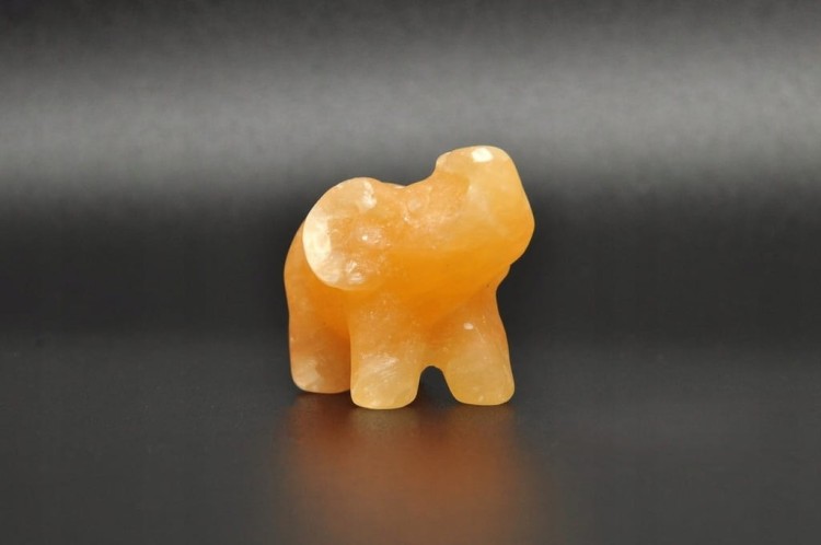 * KALCYT ŻÓŁTY MAŁA FIGURKA SŁOŃ PIĘKNA PASTELOWA BARWA NR 3 *