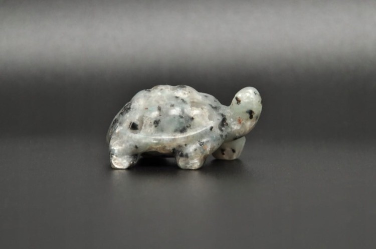 * JASPIS KIWI MAŁA FIGURKA ŻÓŁW INTERESUJĄCY MINERAŁ UROCZY OKAZ NR 7 *