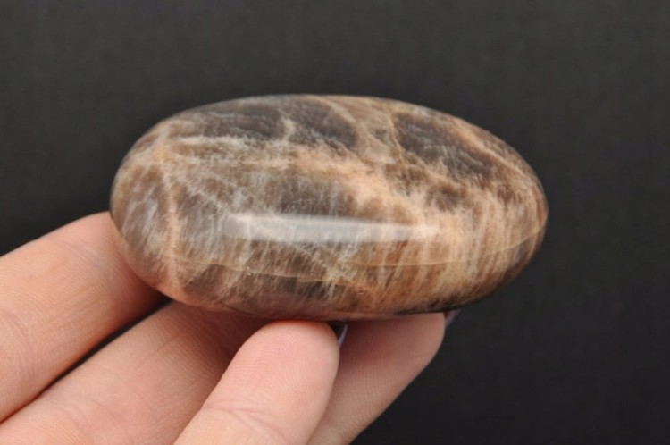 * KAMIEŃ KSIĘŻYCOWY MOONSTONE CIEKAWY KSZTAŁT PIĘKNY KAMIEŃ NR GKKS02 *