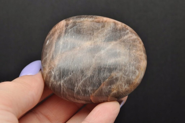 * KAMIEŃ KSIĘŻYCOWY MOONSTONE CIEKAWY KSZTAŁT PIĘKNY KAMIEŃ NR GKKS02 *