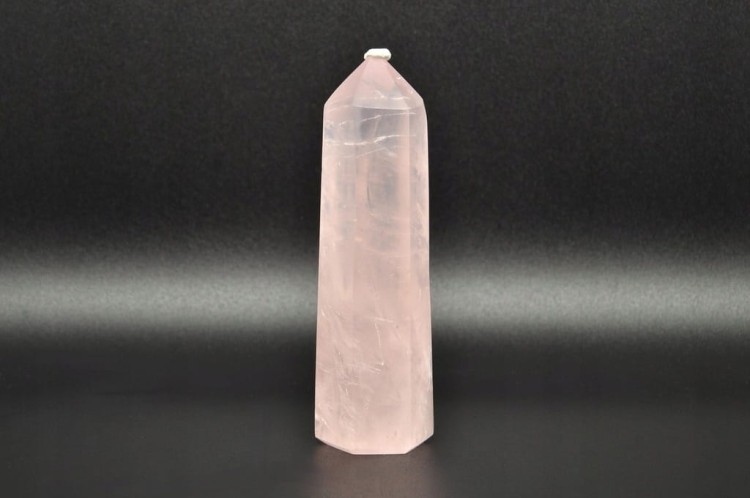 * KWARC RÓŻOWY UROKLIWA WIEŻA OBELISK NATURALNY MINERAŁ NR 5 *