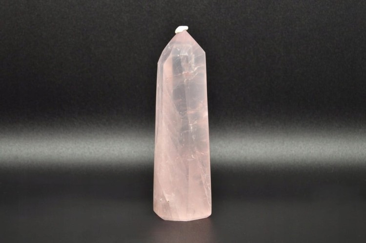 * KWARC RÓŻOWY UROKLIWA WIEŻA OBELISK NATURALNY MINERAŁ NR 5 *