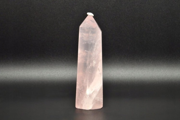 * KWARC RÓŻOWY UROKLIWA WIEŻA OBELISK NATURALNY MINERAŁ NR 5 *