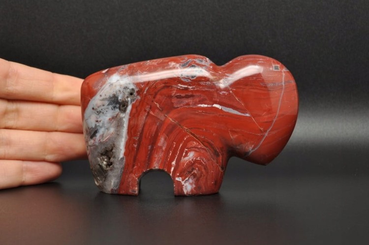 * JASPIS CZERWONY RPA INTERESUJĄCA FIGURKA BAWÓŁ PIĘKNA BARWA NR 1 *