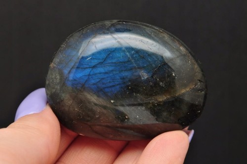 * LABRADORYT MADAGASKAR PALM STONE NIEBIESKI POŁYSK DO MASAŻU NR LA03 *