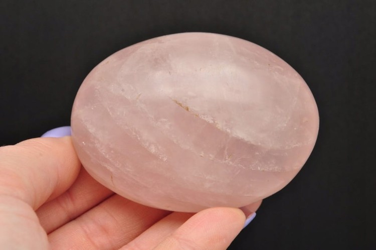 * KWARC RÓŻOWY MADAGASKAR UROCZY ELEGANCKI KAMIEŃ PALM STONE NR KR02 *