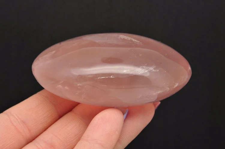 * KWARC RÓŻOWY MADAGASKAR PALM STONE INTENSYWNA BARWA ŚWIETNY POŁYSK KR11 *