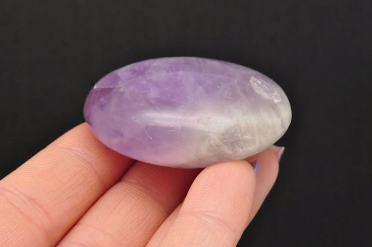 * AMETYST MADAGASKAR PALM STONE FIOLETOWY OKAZ DO MASAŻU NR AG10 *