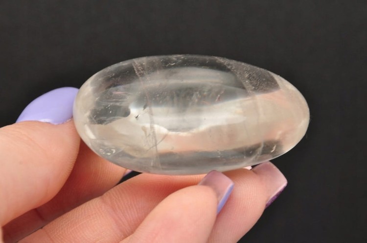 * KRYSZTAŁ GÓRSKI MADAGASKAR PALM STONE MAŁY CZYSTY MINERAŁ DO MASAŻU KG01