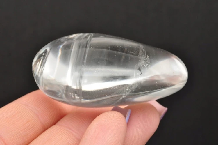 * KRYSZTAŁ GÓRSKI MADAGASKAR PALM STONE PIĘKNIE ODBIJA ŚWIATŁO OKAZ KG06 *