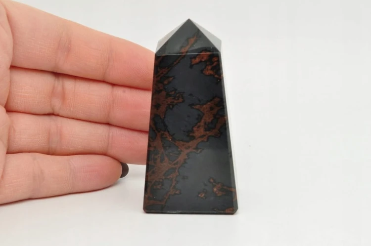 * OBSYDIAN MAHONIOWY ARMENIA OBELISK DOSKONALE WYPOLEROWANA WIEŻA NR 1 *