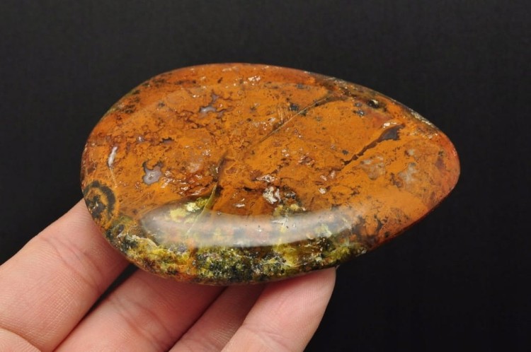 * OPAL ZIELONY PŁASKI MINERAŁ ZIELONO-BRĄZOWA BARWA SZLIFOWANY OKAZ NR 3 *