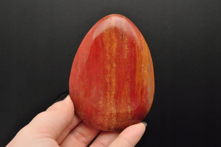 * SKAMIENIAŁE DREWNO MADAGASKAR WIELOKOLOROWY PŁASKI MINERAŁ NR 1 *