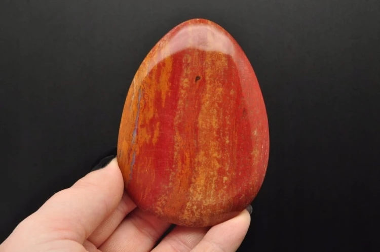 * SKAMIENIAŁE DREWNO MADAGASKAR WIELOKOLOROWY PŁASKI MINERAŁ NR 1 *