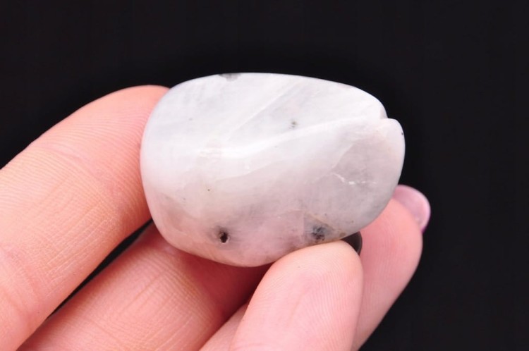 * KAMIEŃ KSIĘŻYCOWY MOONSTONE INDIE BĘBNOWANY MINERAŁ POLEROWANY OKAZ NR 9