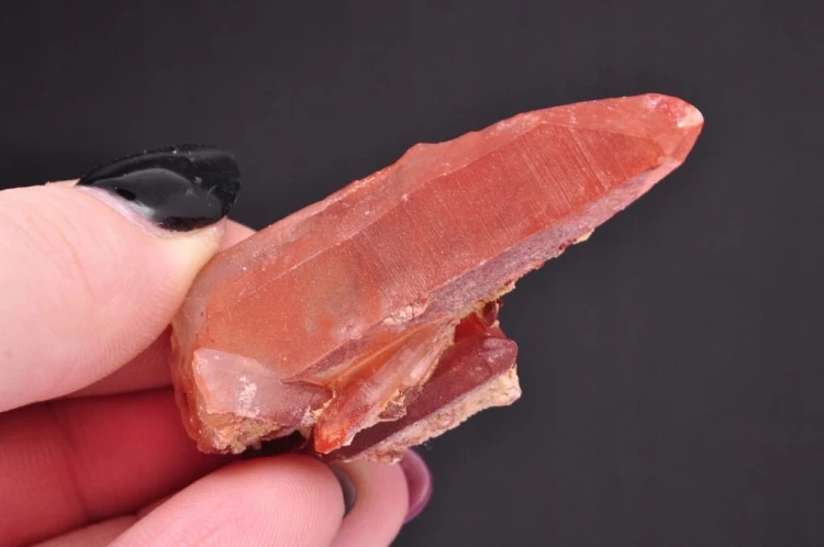 * KWARC Z HEMATYTEM NATURALNY KWARC ŻELAZISTY DOBRA JAKOŚĆ NR 13 *