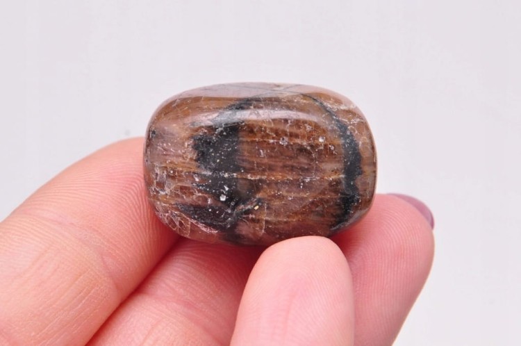 * CHIASTOLIT KAMIEŃ KRZYŻOWY SZLIFOWANY MINERAŁ DOSKONAŁY DO KOLEKCJI NR 12