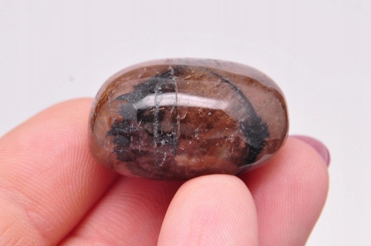 * CHIASTOLIT KAMIEŃ KRZYŻOWY UROCZY MAŁY MINERAŁ DO RĘKI NR 4 *