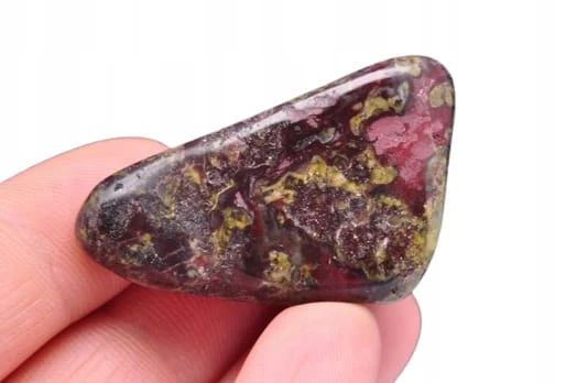* JASPIS Z EPIDOTEM AFRYKA NATURALNY MINERAŁ BĘBNOWANY CIEKAWY KSZTAŁT 8 *