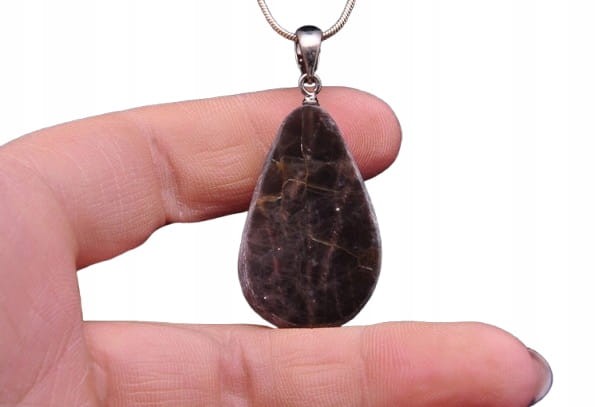 * KAMIEŃ KSIĘŻYCOWY MOONSTONE MADAGASKAR ZAWIESZKA CIEMNY KOLOR OKAZ NR 6 *