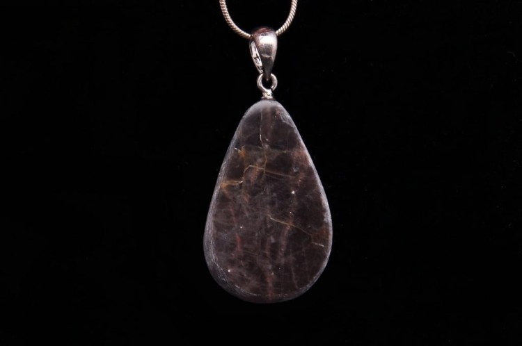 * KAMIEŃ KSIĘŻYCOWY MOONSTONE MADAGASKAR ZAWIESZKA CIEMNY KOLOR OKAZ NR 6 *