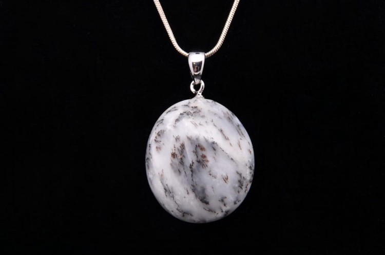 * OPAL DENDRYTOWY O CIEKAWYM WZORZE ELEGANCKA ZAWIESZKA NR 14 *