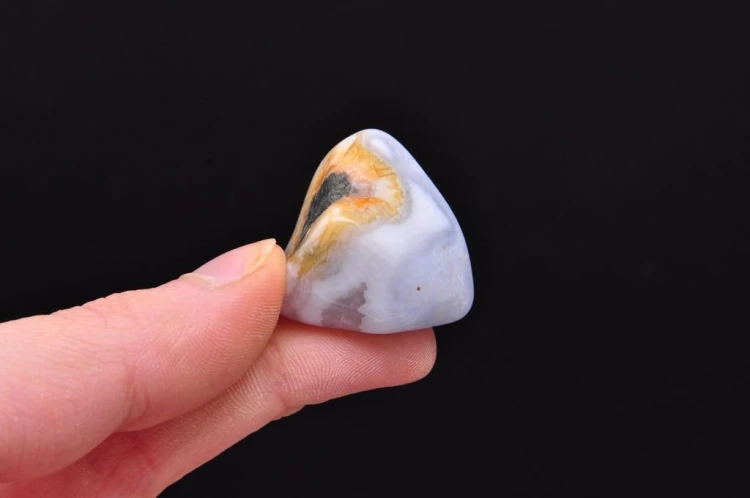 * CHALCEDON BŁĘKITNY AFRYKA MAŁY INTERESUJĄCY MINERAŁ NR 12 *