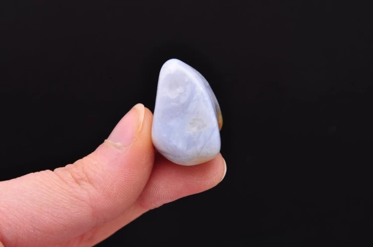 * CHALCEDON BŁĘKITNY AFRYKA MAŁY INTERESUJĄCY MINERAŁ NR 12 *
