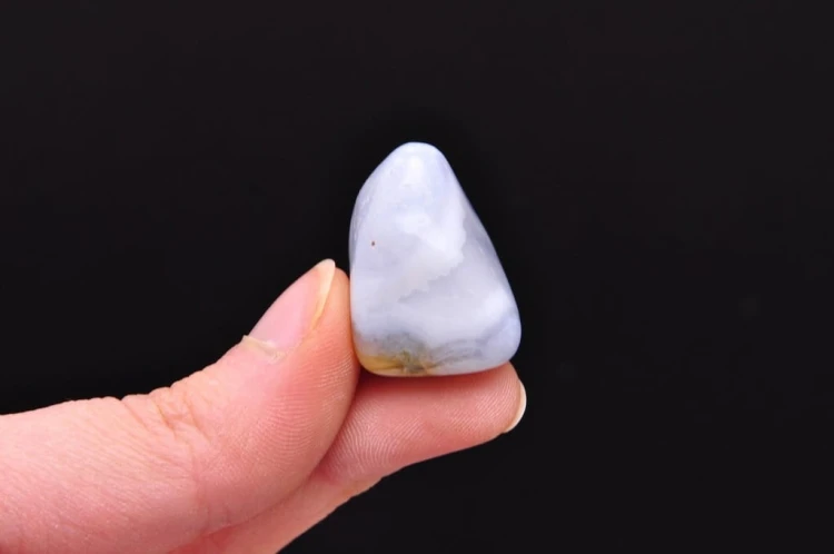 * CHALCEDON BŁĘKITNY AFRYKA MAŁY INTERESUJĄCY MINERAŁ NR 12 *