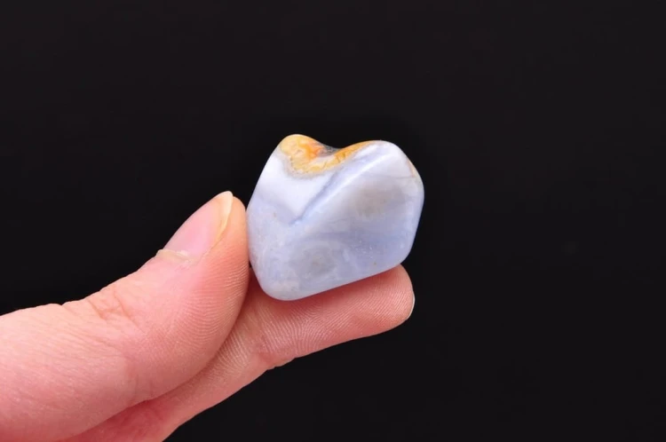 * CHALCEDON BŁĘKITNY AFRYKA MAŁY INTERESUJĄCY MINERAŁ NR 12 *