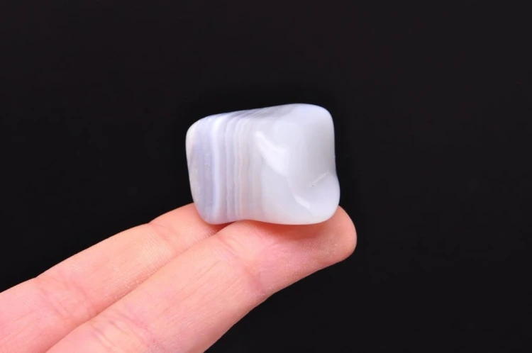 * CHALCEDON BŁĘKITNY AFRYKA ELEGANCKI MINERAŁ NA PREZENT NR 10 *