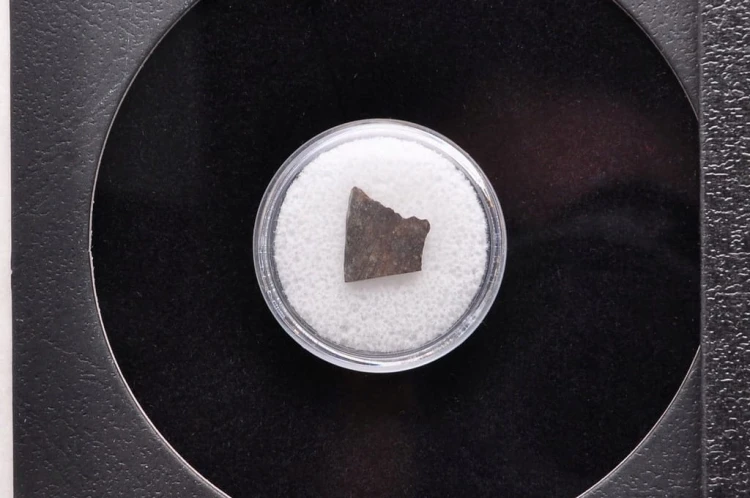 * METEORYT NWA 13758 R3 RARE RUMURUTI RZADKI OKAZ KOLEKCJONERSKI NR 4 *
