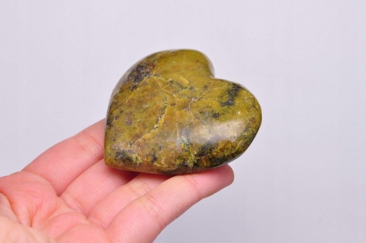 * OPAL ZIELONY PRZEPIĘKNE SERCE ŚLICZNA NATURALNA BARWA NR H50 *