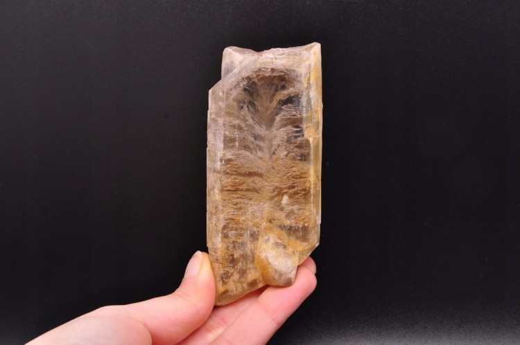 * GIPS BARDZO CIEKAWY MINERAŁ DO KOLEKCJI INTERESUJĄCY OKAZ NR 9 *
