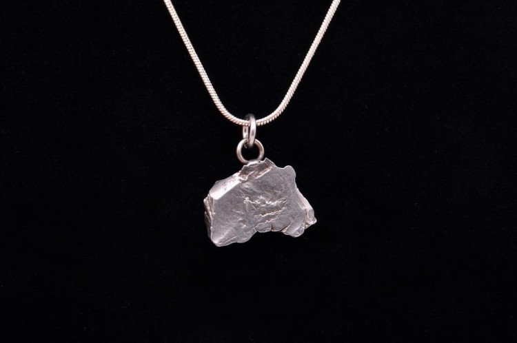 * METEORYT ALETAI CHINY ZAWIESZKA W PUDEŁKU METALICZNY POŁYSK NR 5 *