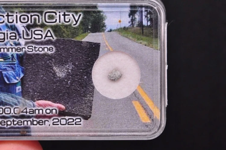 * METEORYT JUNCTION CITY GEORGIA USA MAŁY OKAZ W PUDEŁKU NR 7 *