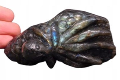 * LABRADORYT MADAGASKAR INTERESUJĄCA FIGURKA RZEŹBA OŚMIORNICA NR 7 *