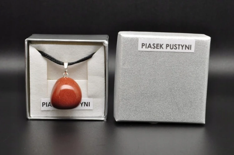 * PIASEK PUSTYNI UROCZA ZAWIESZKA W PUDEŁKU PIĘKNA BARWA NR 24 *