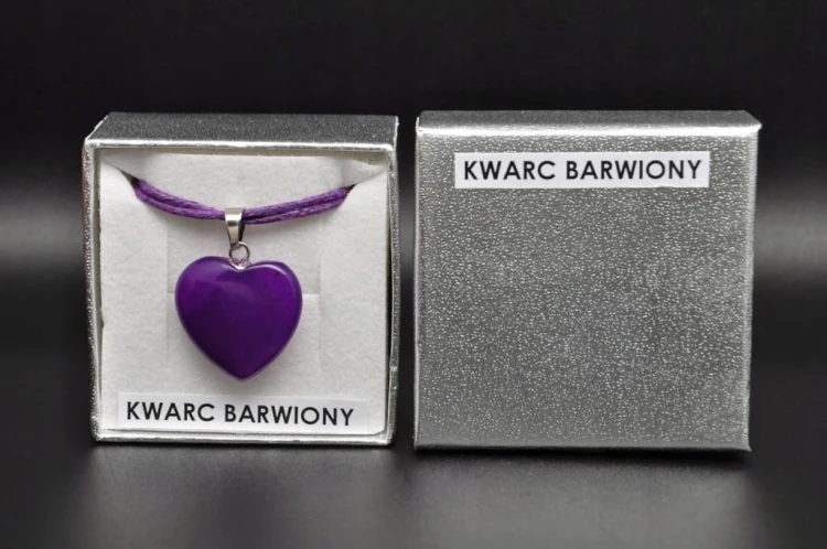 * KWARC BARWIONY UROKLIWA ZAWIESZKA W PUDEŁKU PIĘKNE SERDUSZKO NR 1 *